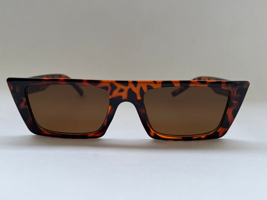 TORTOISE SHELL SLEEK TINTED SUNGLASSES