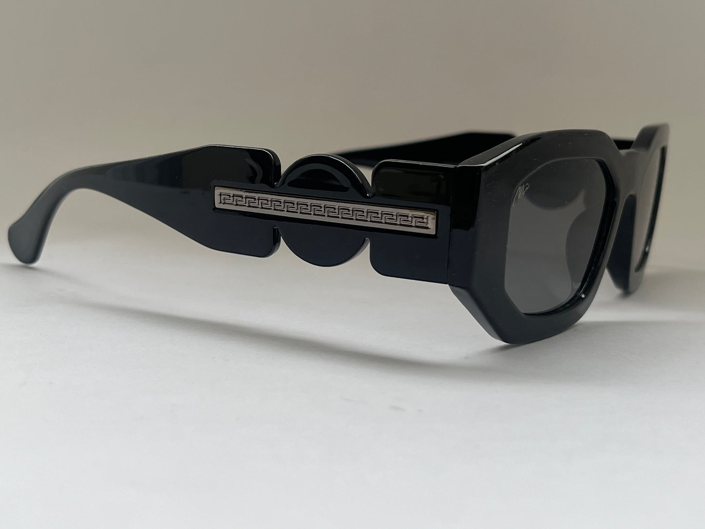 NOIR EDGE LUXE BLACK SHADES