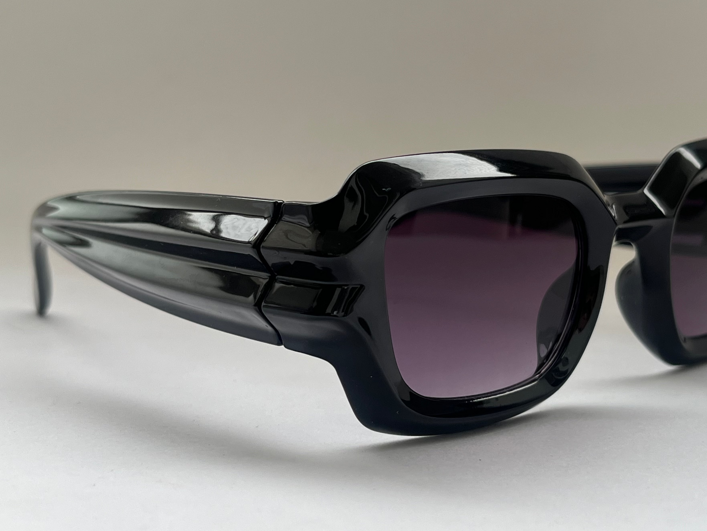 MIDNIGHT BLACK GLOSSY FLICK SHADES