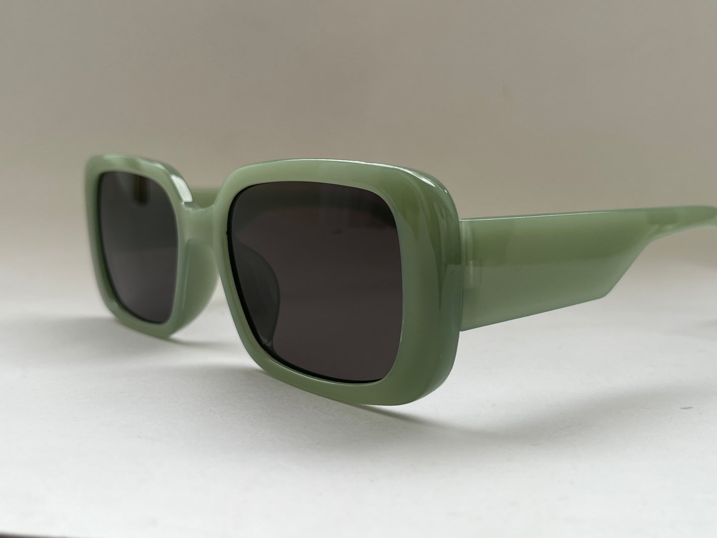 OLIVE DRIP SQUARE FROSTED SHADES