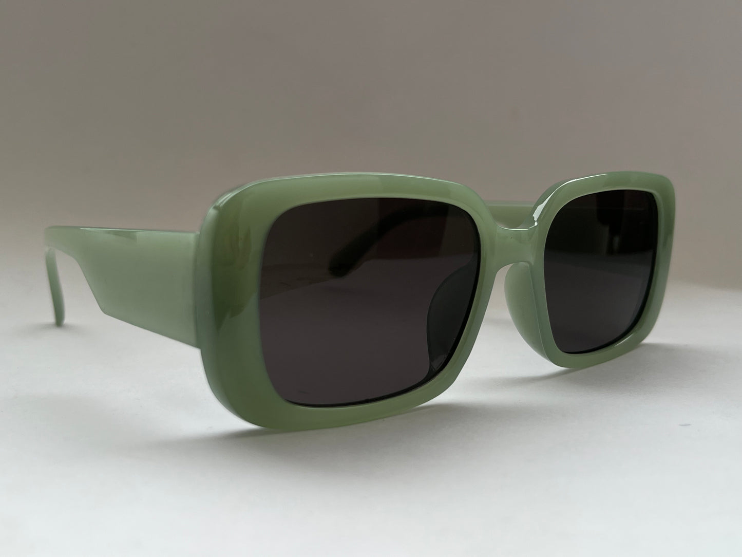 OLIVE DRIP SQUARE FROSTED SHADES