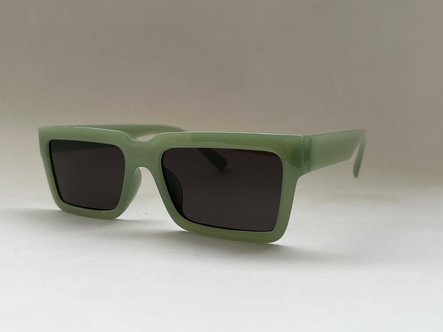 OLIVE WIDE FLOW FROSTED SHADES