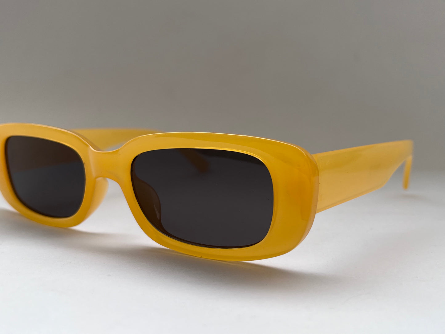 MELLOW YELLOW FROSTED WIDE SHADES