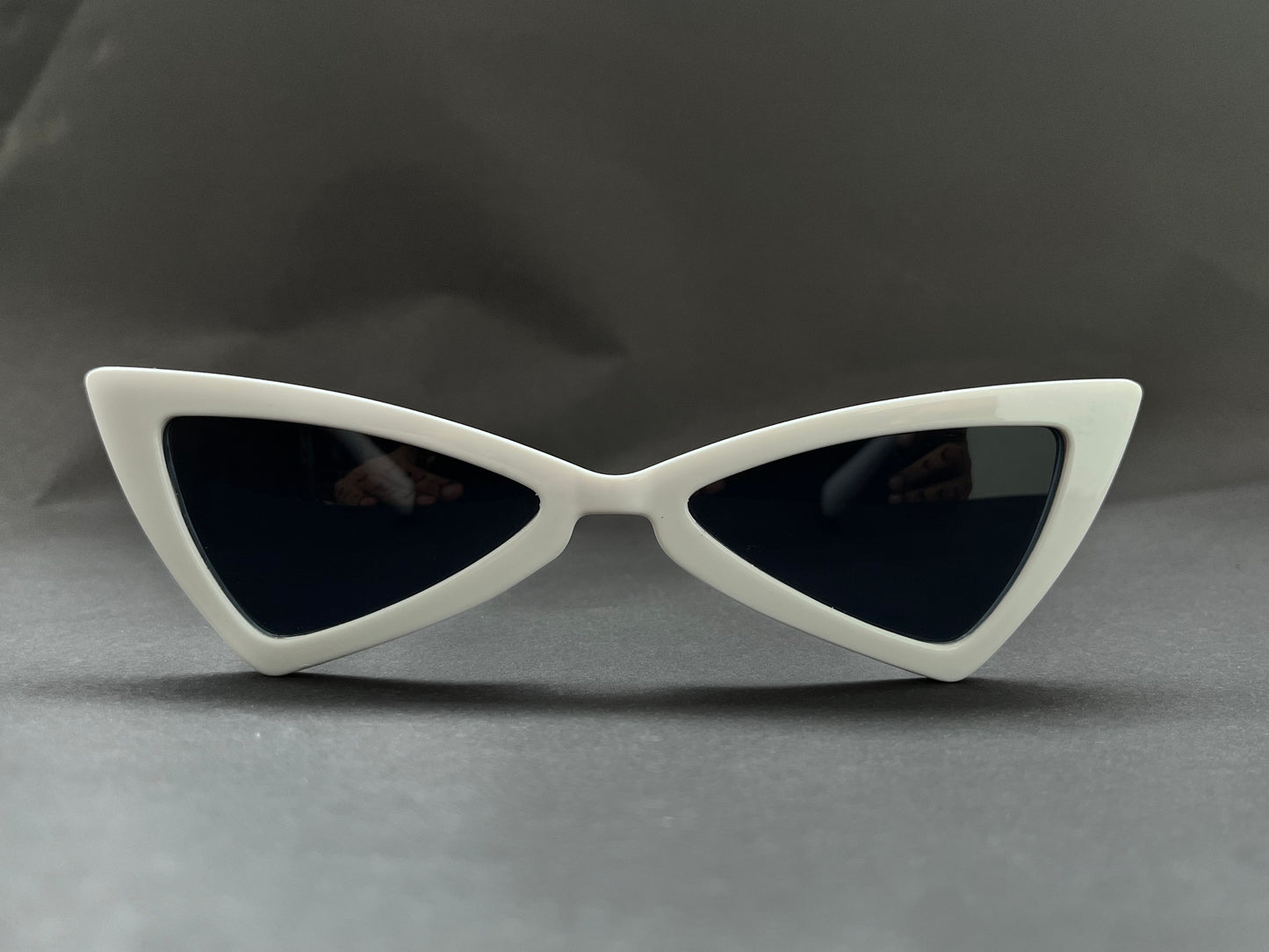 TRIANGULAR WHITE