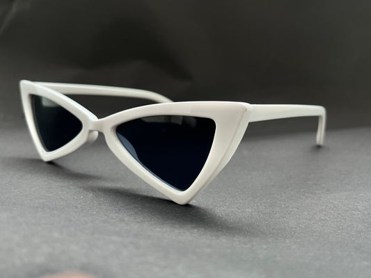 TRIANGULAR WHITE