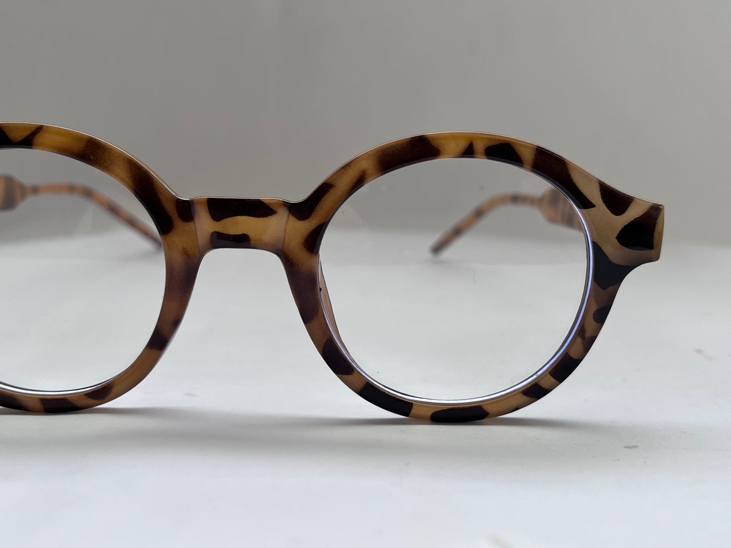 SAFARI CLEAR ROUND FRAMES