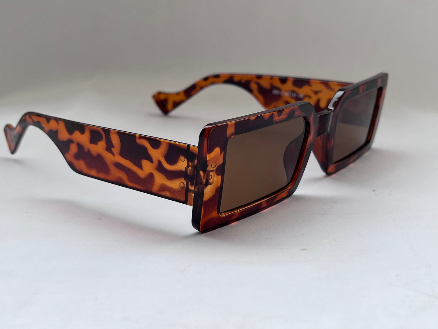 ELONGATED RECTANGULAR LEAPORD SHADES