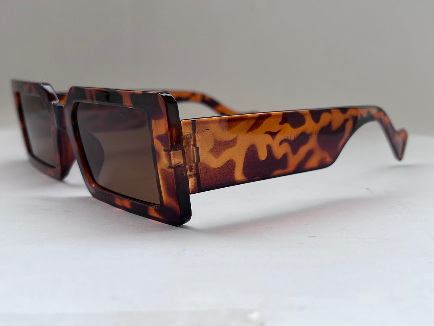 ELONGATED RECTANGULAR LEAPORD SHADES