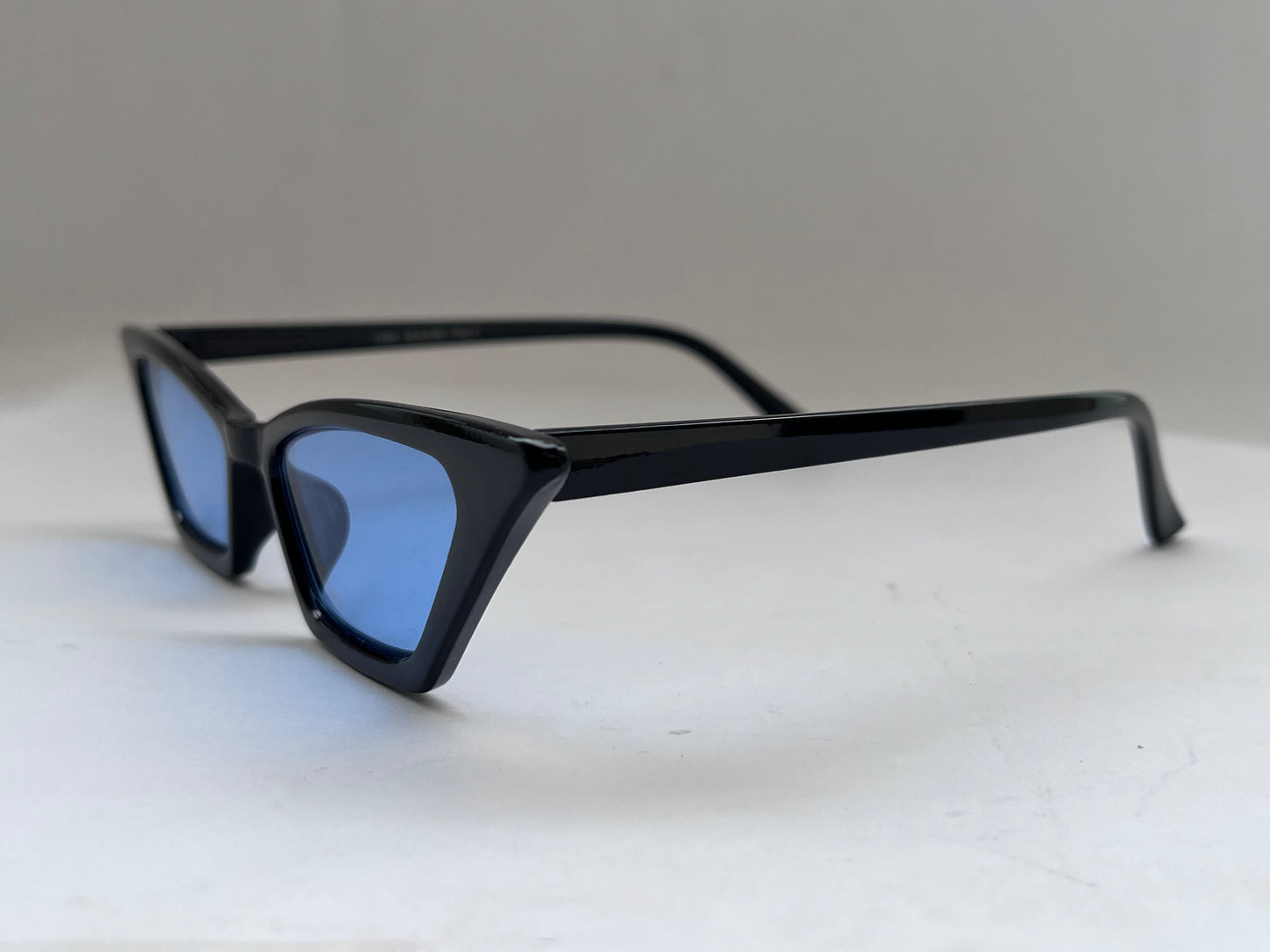BLUE FOX SHARP EDGE SHADE