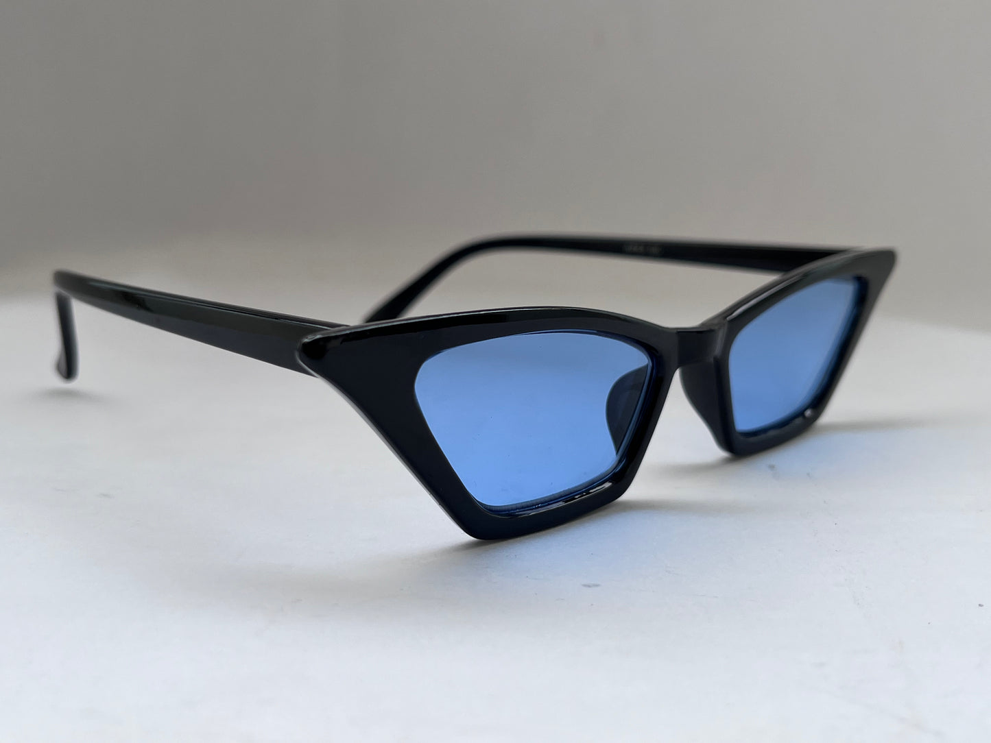 BLUE FOX SHARP EDGE SHADE