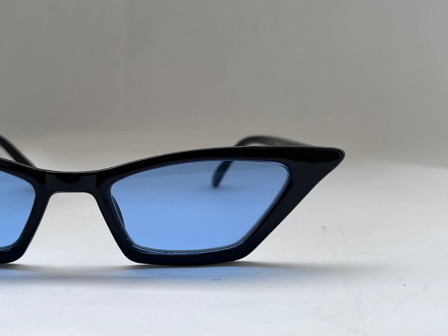 BLUE FOX SHARP EDGE SHADE