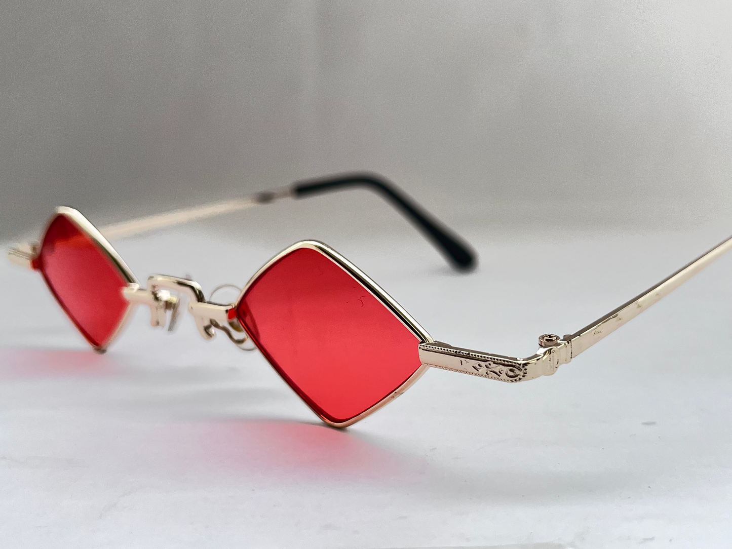 RED EYE MINI RHOMBUS PREMIUM SHADES