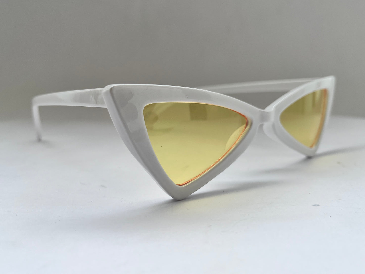 SUNSET TINTED YELLOW CAT-EYE SHADES