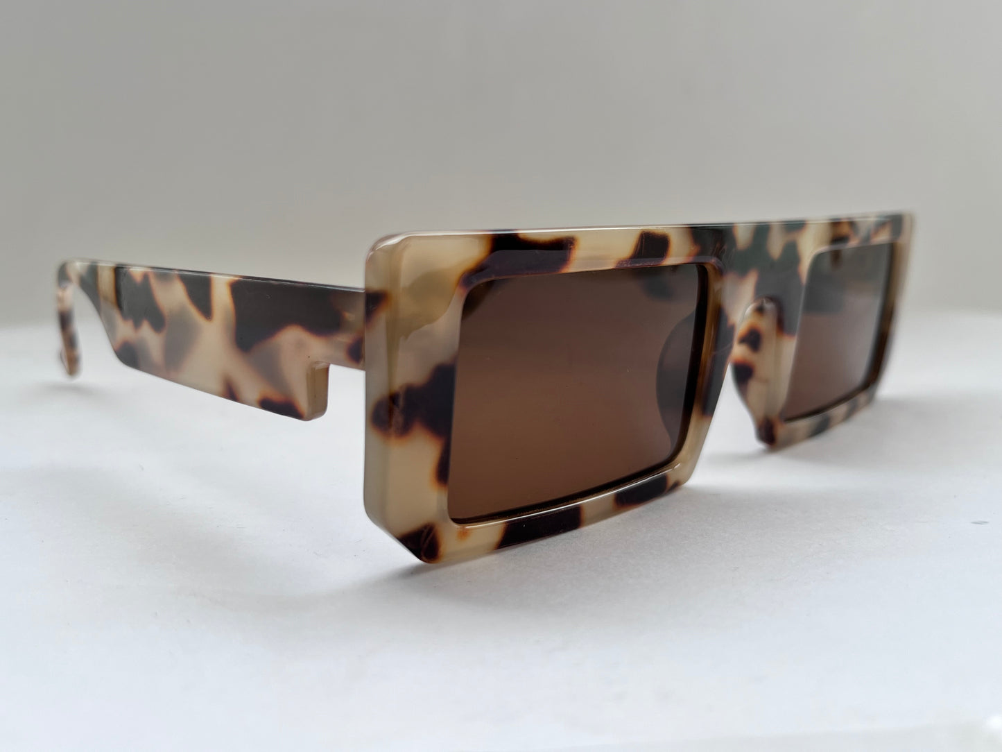 SAFARI RECTANGULAR STRAIGHT SHADES
