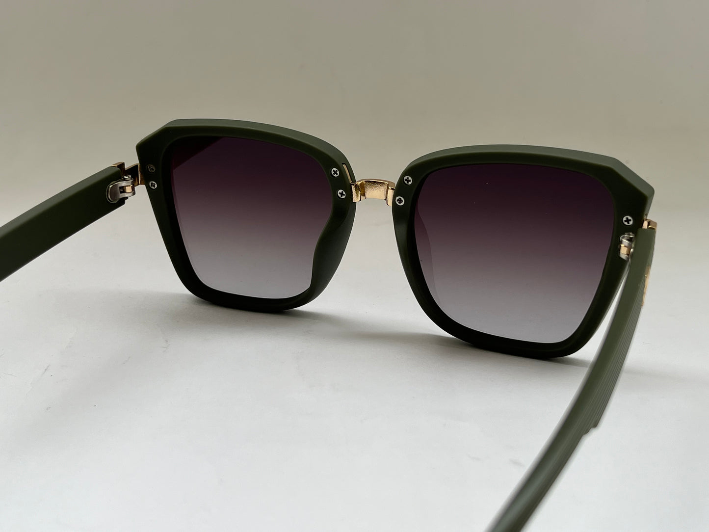 TWILIGHT LUXE BLACK CAT-EYE SHADES