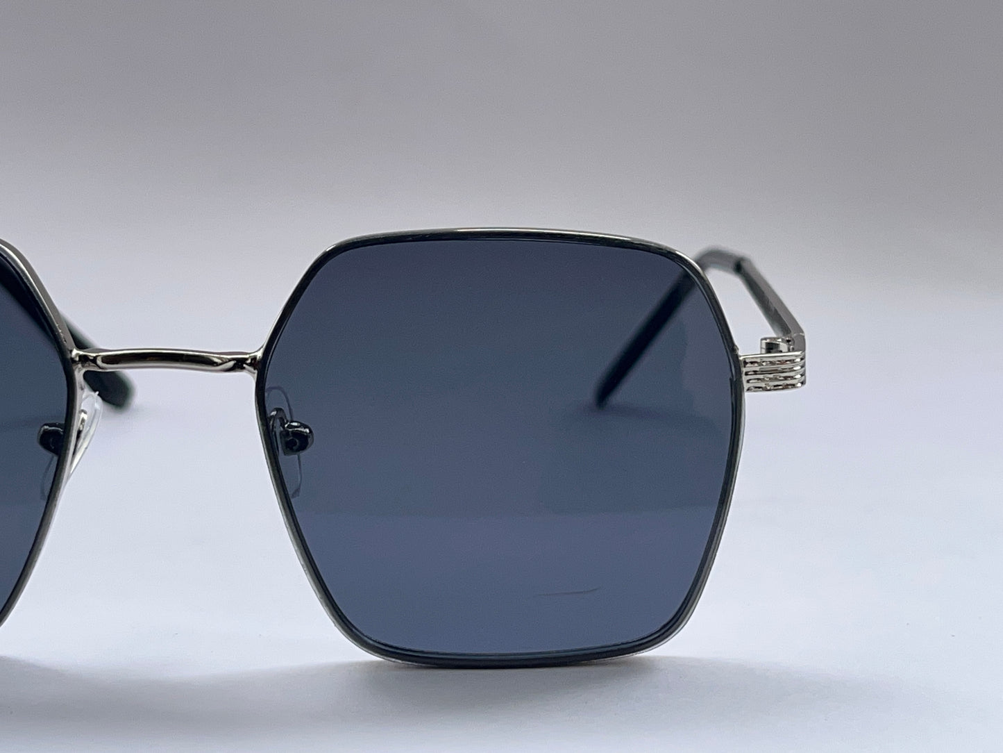 SILVER TRIM BLACK CLASSIC SUNGLASSES