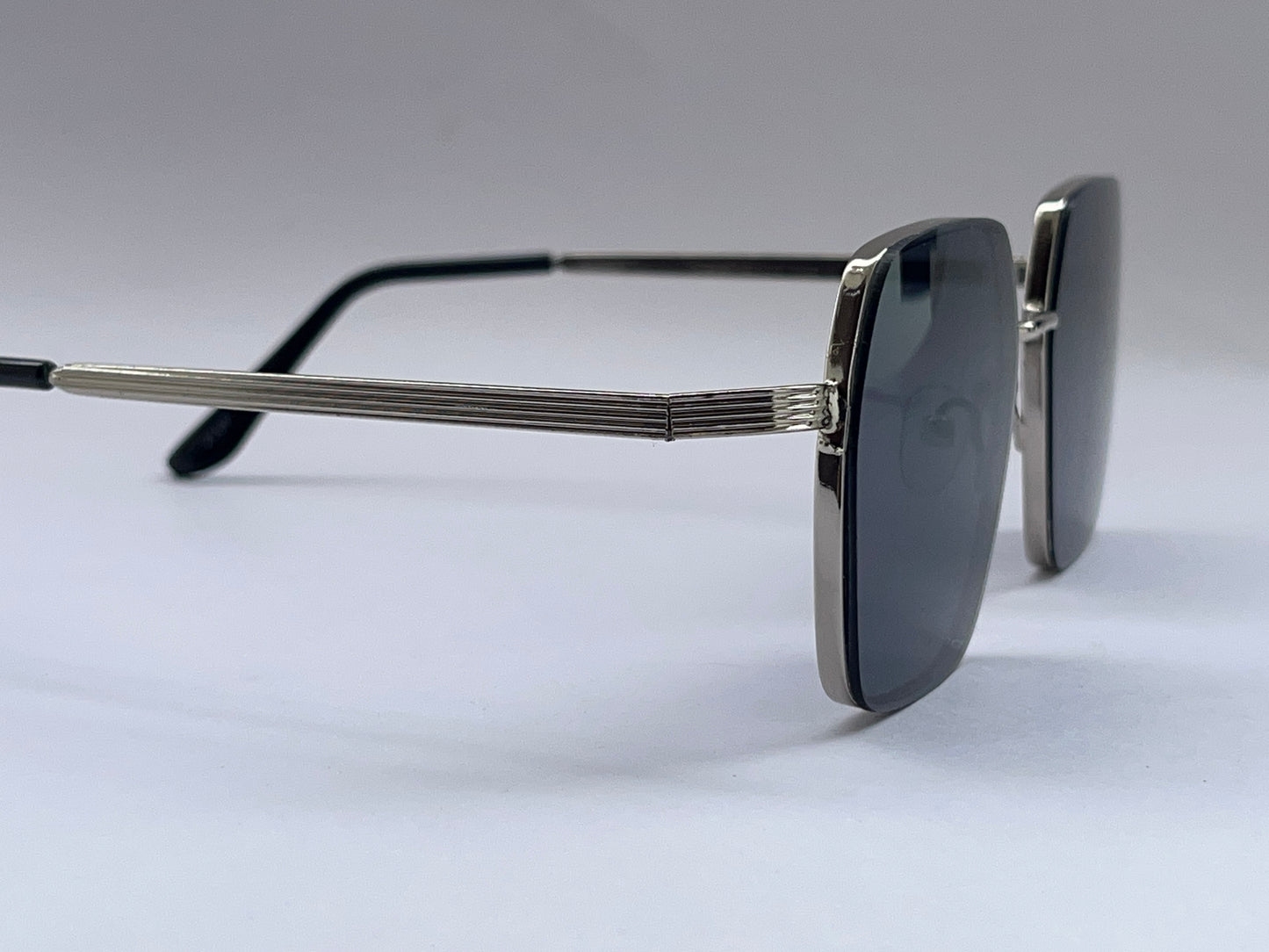 SILVER TRIM BLACK CLASSIC SUNGLASSES